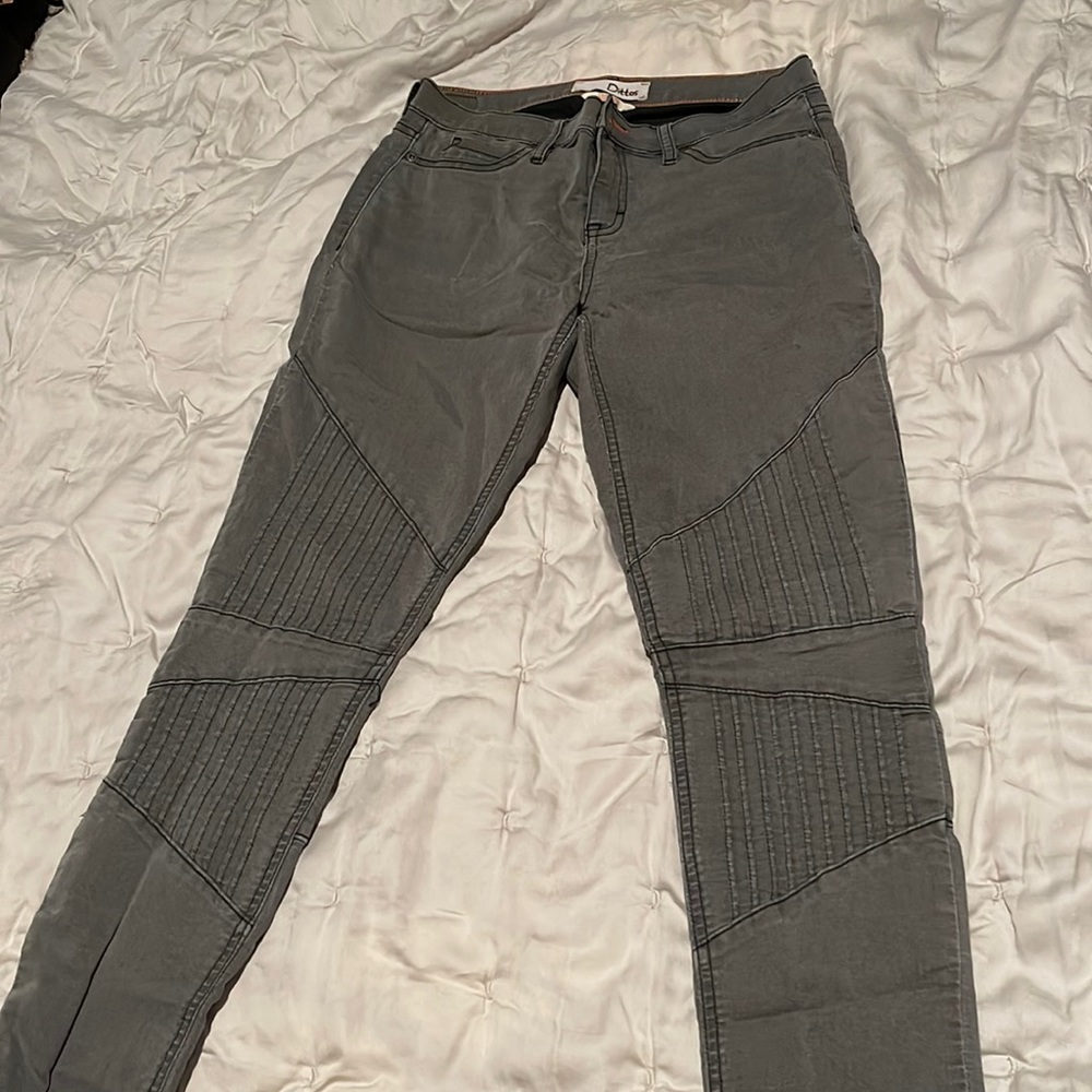 Dittos brand. Gray stretch moto skinny jeans. US women’s size 28.